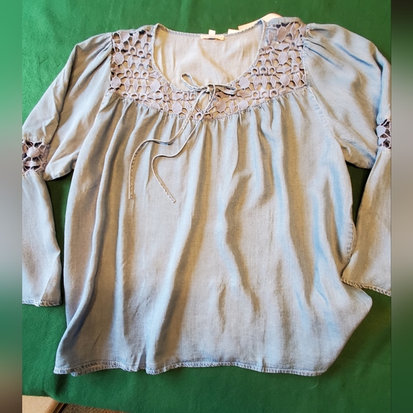 Free 2 Luv denim top. NWT - Picture 8 of 12